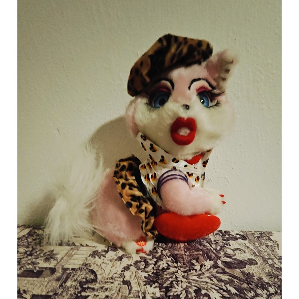 Vintage sassy cat animatronic Singing Plush Cat